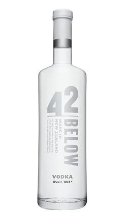42 Below pure vodka 42% 0,7 l (čistá fľaša)