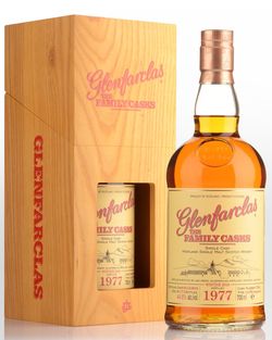Glenfarclas The Family Casks Single Cask WINTER 2019 Sherry Hogshead 1977 43,6% 0,7L